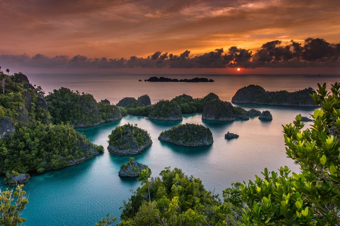 10 Wisata Di Papua Barat